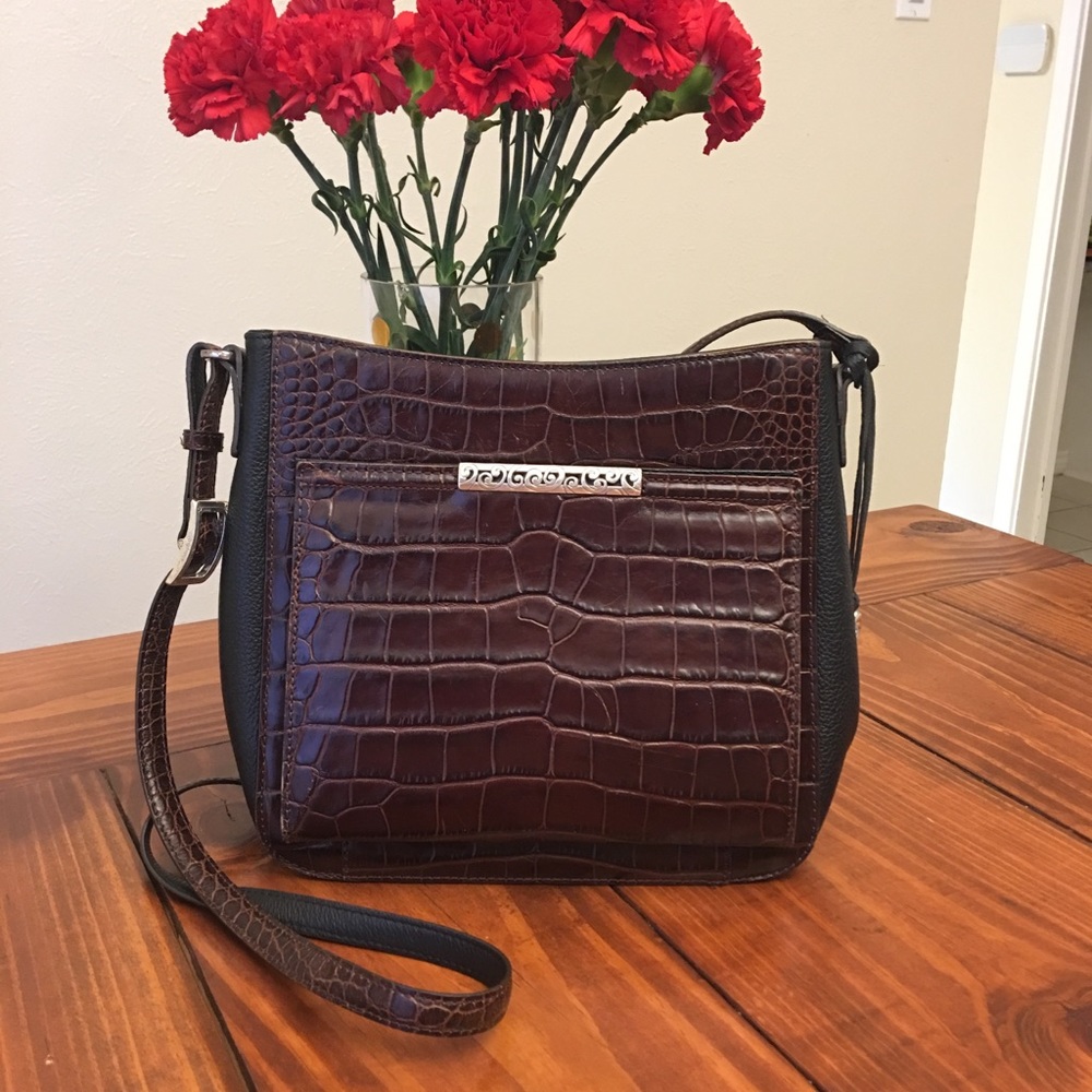 Brighton Cross Body Magnetic Organizer Bag